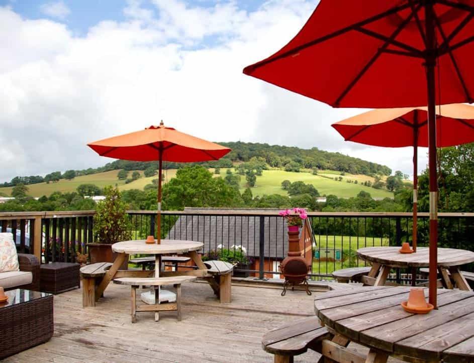 Usk And Railway Inn Sennybridge Exterior foto