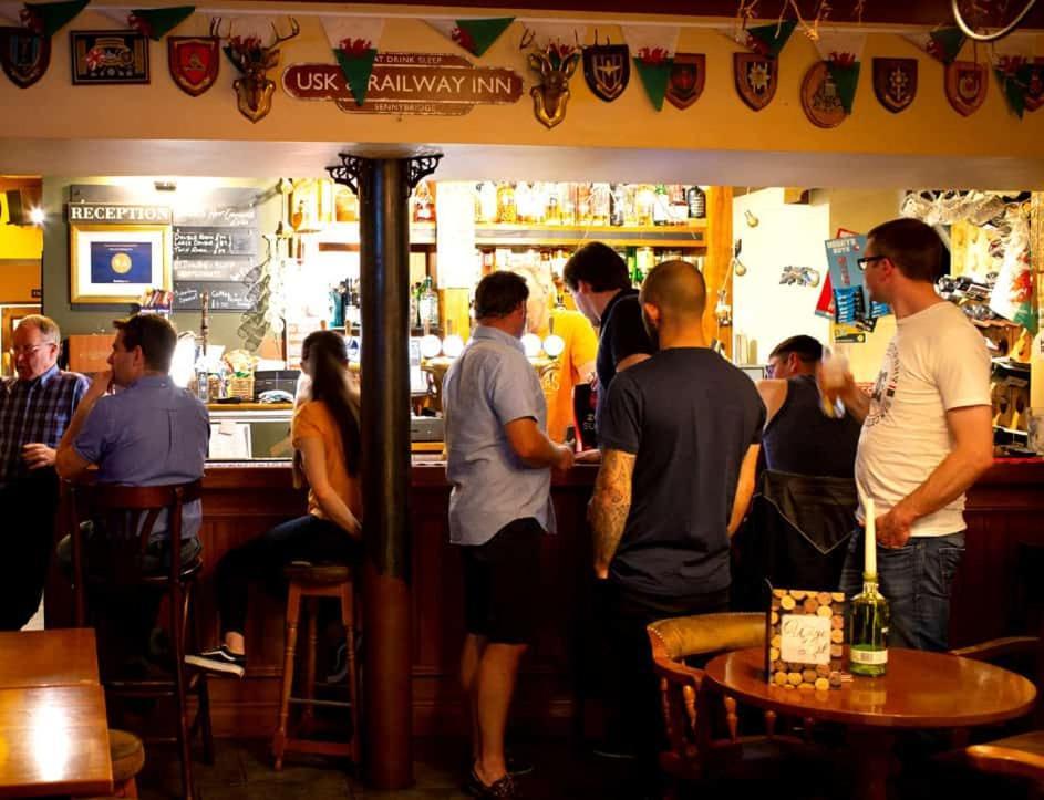Usk And Railway Inn Sennybridge Exterior foto
